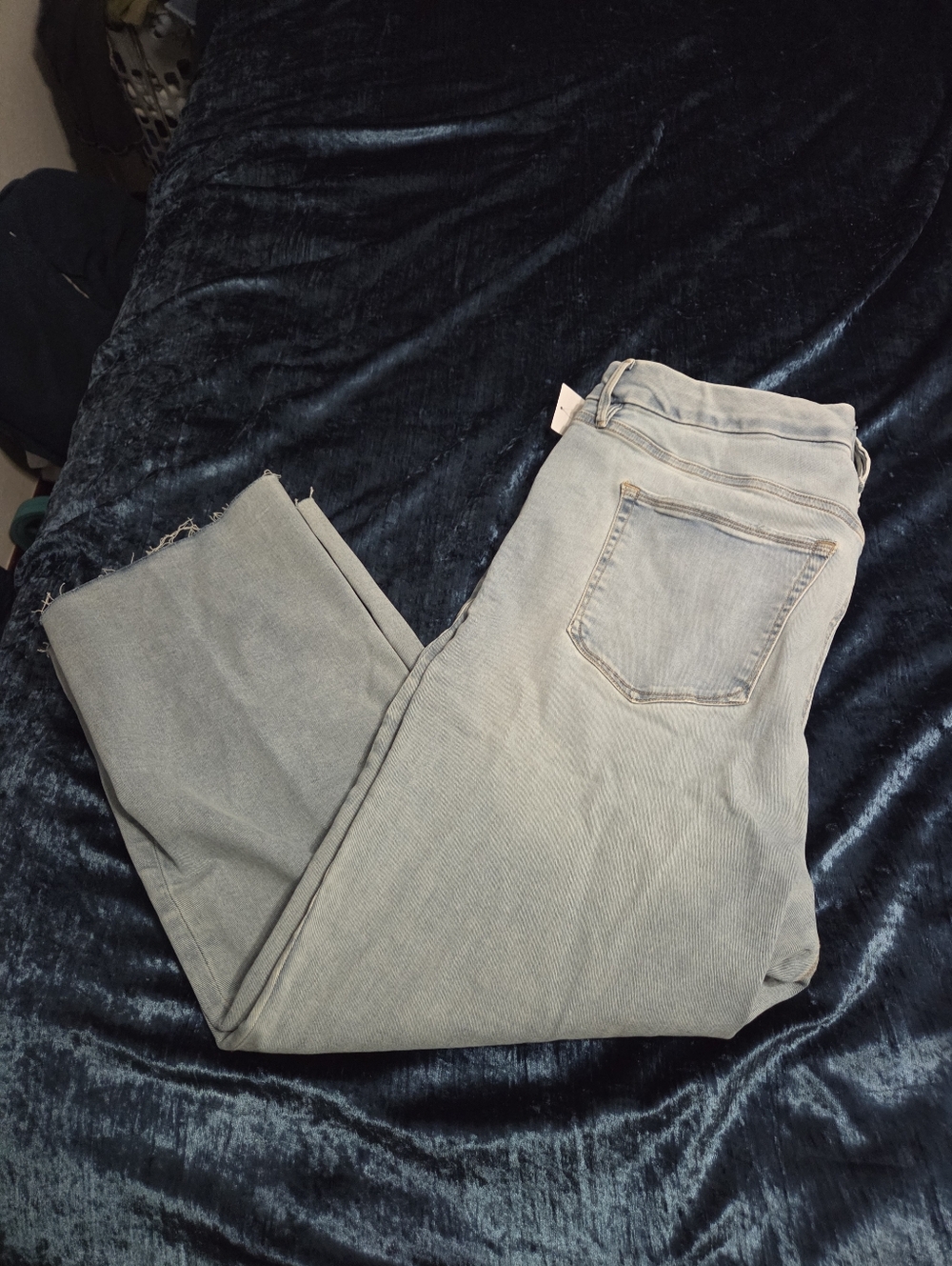 Good American Mid-Rise Cropped Bootcut Light Blue Flat Tummy Technology Jeans - Picture 5 of 5
